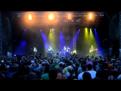 LA CARAVANE PASSE - T'as La Touche Manouche LIVE in Rudolstadt (germany)