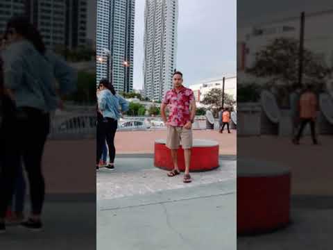 সে হঠাৎ করে যে চোখের পড়েছে তাকে যে ভালো গেছে।