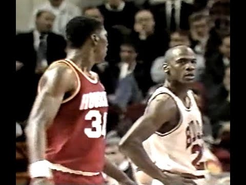 Michael Jordan & Hakeem Olajuwon Plays/Highlights - Rockets @ Bulls Feb 1990 (NBA On CBS)