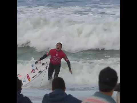 Adriano Desouza blessé au genoux Meo Rip curl Pro