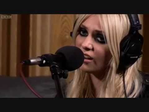 The Pretty Reckless - Miss Nothing (Acoustic with lyrics)