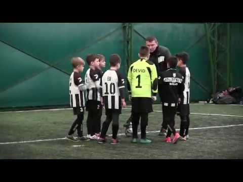 SECVENŢE DIN MECIUL ATLETIC CLUB BÂRLAD -  FAV  KIDS BACĂU CÂŞTIGAT DE ATLETIC LA PENALTY  CU 2- 1