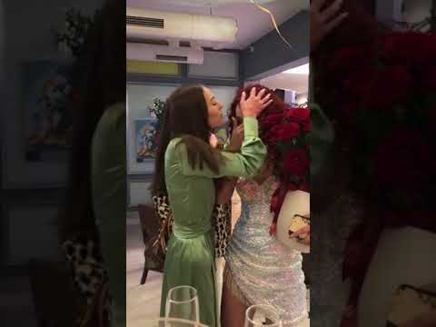 Prqafohen Ana dhe Melisa. Harrojn pas debatin per Fatjonin