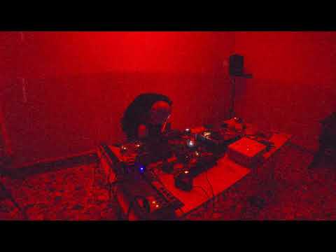 DERAGLI / Sperimentazioni musicali / Live set / Alessandro Ragazzo / SABATO 6 APRILE, PORTO BURCI