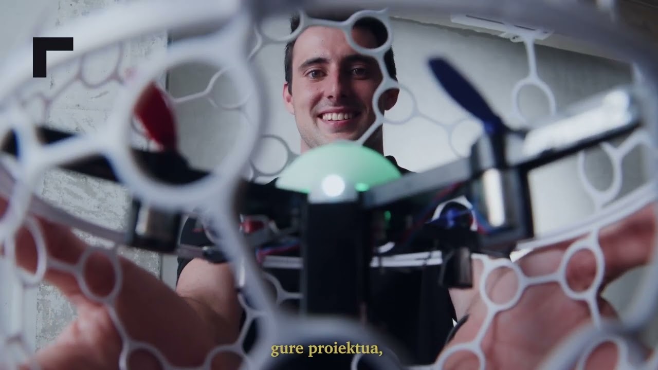 Flybble - Drone Soccer