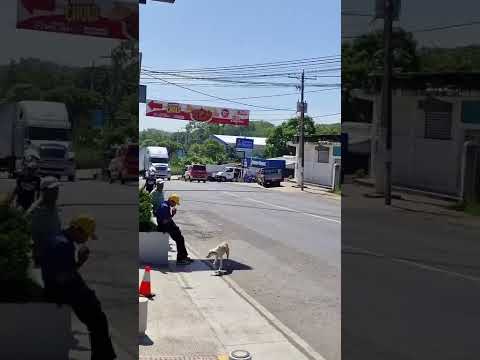Saludos a mis amigos de Ciudad el Triunfo, en el exterior