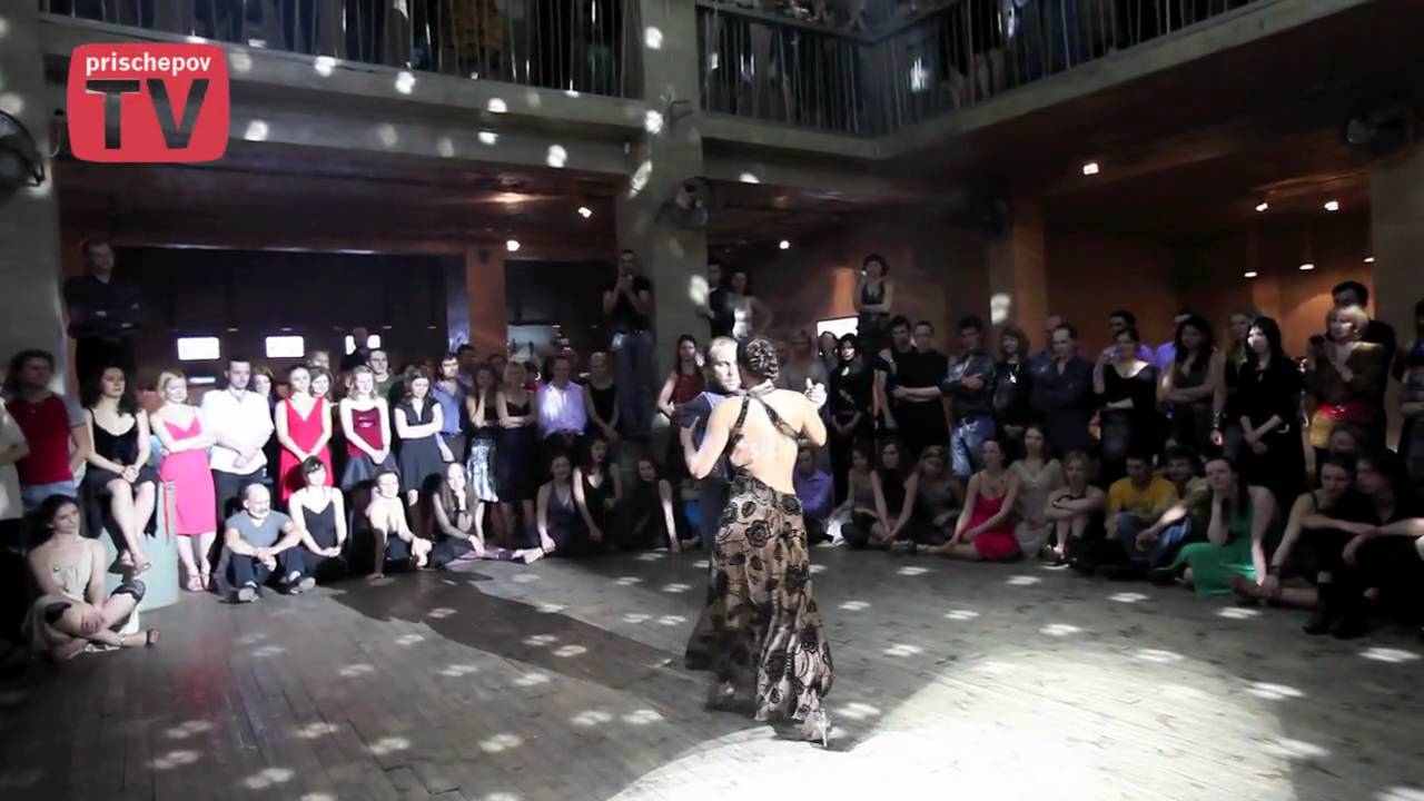 Silvina Valz and Oliver Kolker, José García y sus Zorros Grises-Esta Noche de Luna