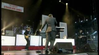 (HD) Plan B - Prayin / Stay too long (Isle of wight festival 2011)