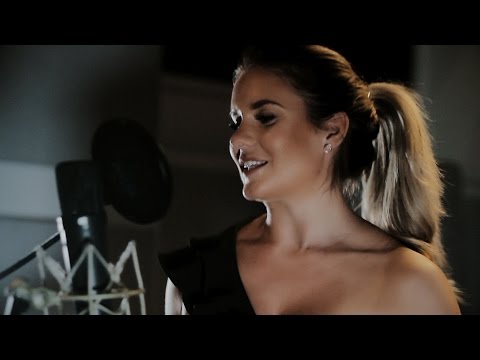 Valerie - Amy Winehouse New Cover by Samantha Leslie