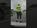 Politie RAMT EEN AUTO van de weg | #shorts