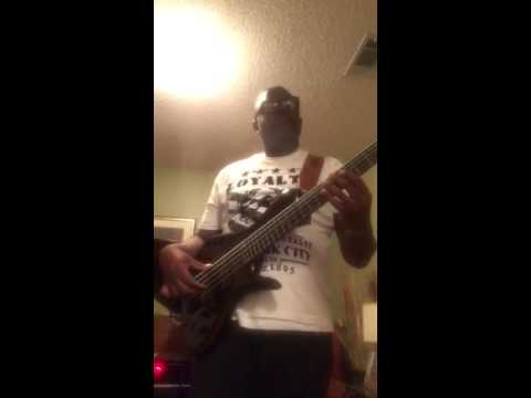 Benavente Singlecut SCD 5 string bass guitar