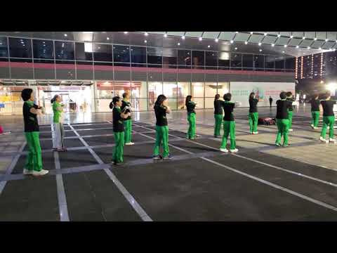 Luohu, senhoras de Shenzhen exercitando