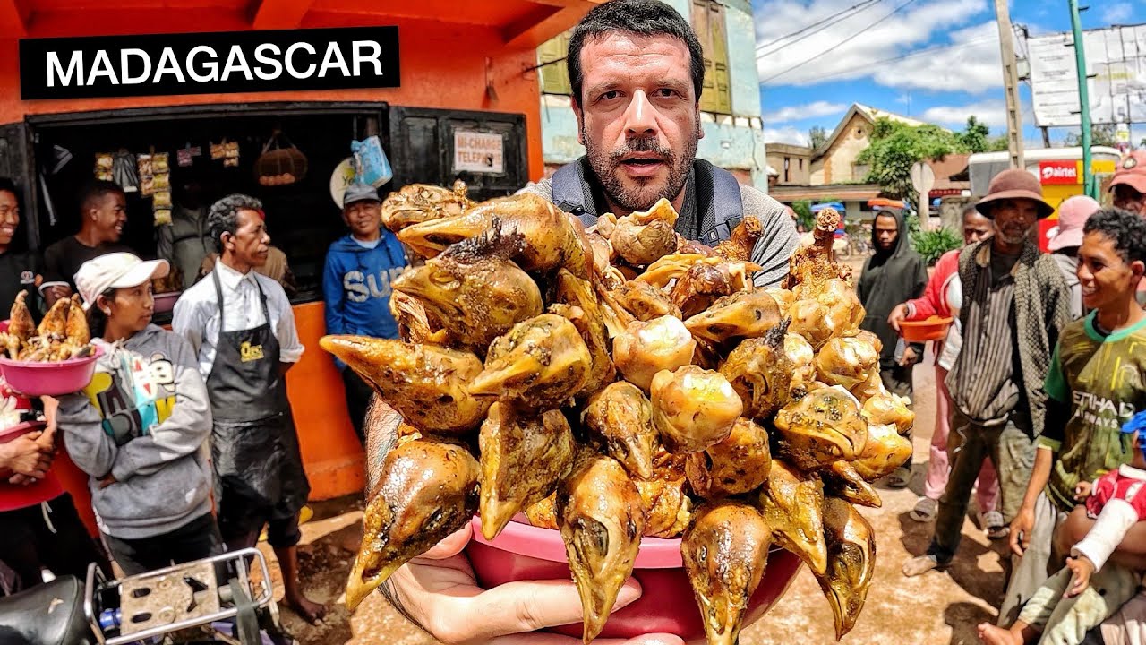 Tudo que eu comi em um dia viajando pelo INTERIOR DE MADAGASCAR!! 🇲🇬