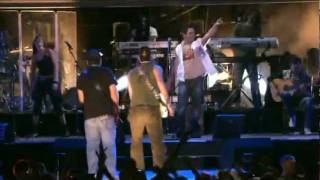 MI SOLEDAD Y YO- ALEJANDRO SANZ  EN VIVO ESPECTACULAR.mpg