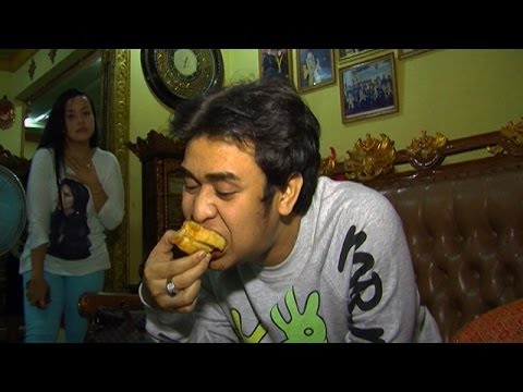 Kesehatan Membaik, Kini Olga Syahputra Bisa Makan Dengan Lahap - Intens 26 Oktober 2013
