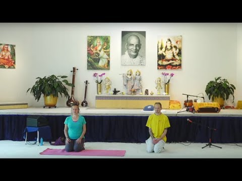 Live Yogastunde mit Mahindra  - 16:15 Uhr 25.04.2020