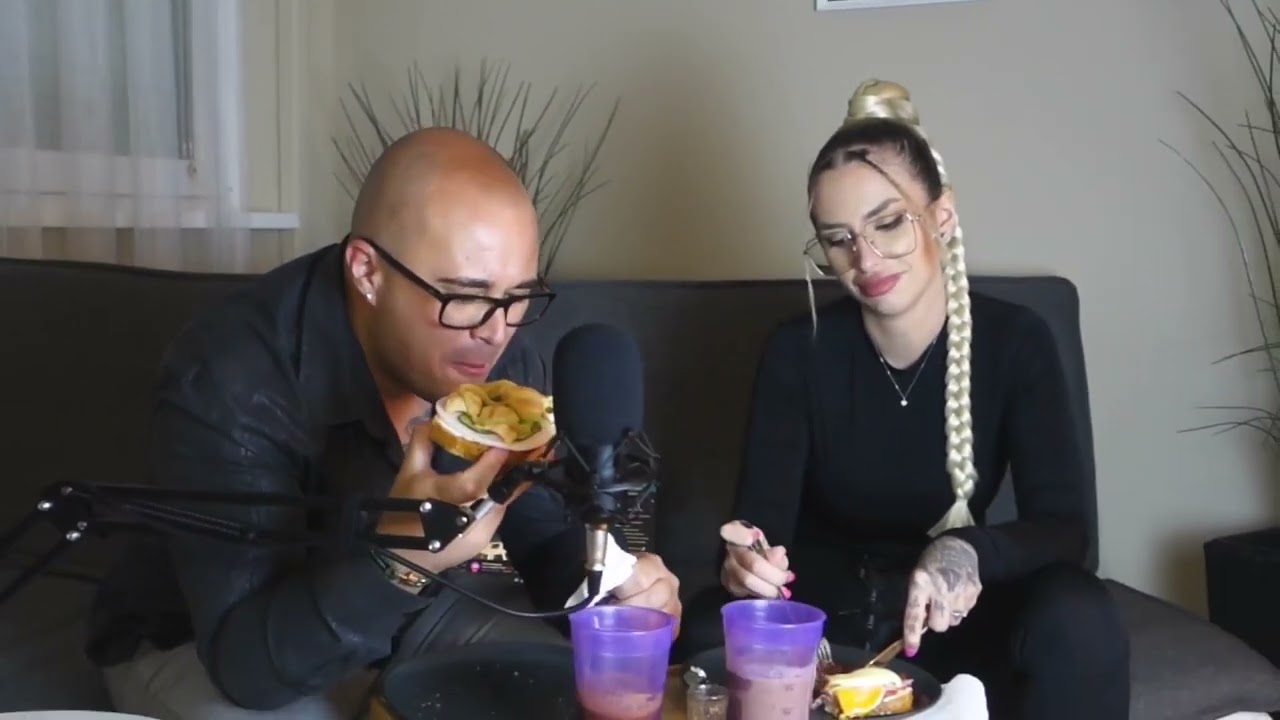 Megcsináltuk a Legundorítóbb Turmixot Liveban | Az Első Twitch Válogatás Show