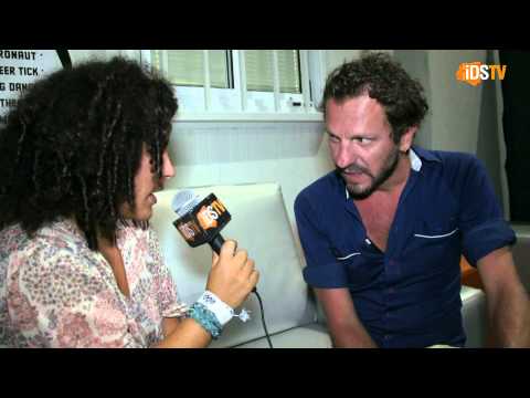 Tom Barman dos dEUS Entrevista em Paredes de Coura