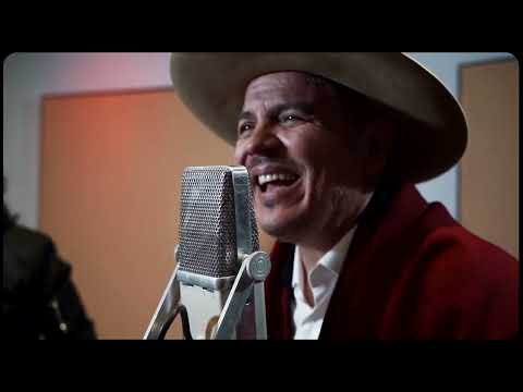 Los Kijanos ft  Christian Herrera-La radio está tocando tu canción