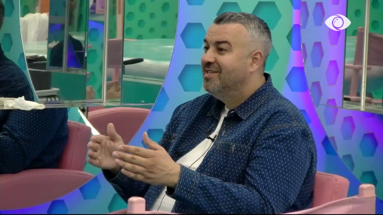 Je shumë e bukur/ Vijon diskutimi mes Rogertit dhe Brikenës