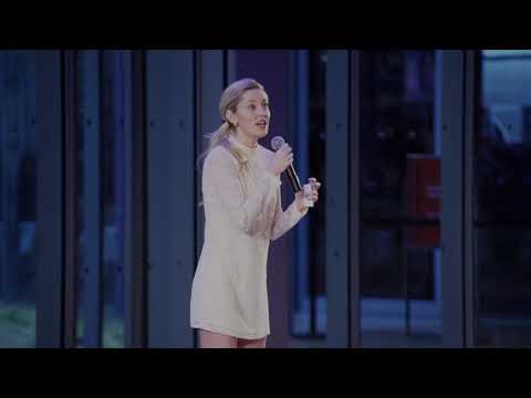 Taylor Louderman (Mean Girls, Life of an Actress) performs Just Pretend from Peter Pan Live