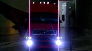 preview picture of video 'Replica Volvo FH 12'