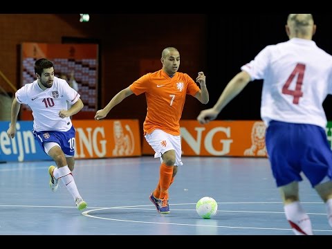 Heerlijke zaalvoetbalskills Zakaria Amrani