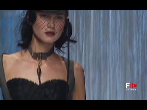 MOSCHINO Spring 1999 Milan - Fashion Channel