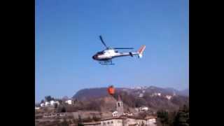 preview picture of video '[14/03/2012] Elicottero vs Incendio boschivo a Zogno'