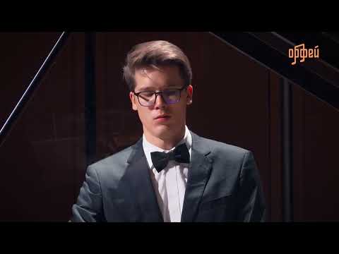 Vladimir Petrov plays F. Chopin - Etude Op.10 No.9 in F minor
