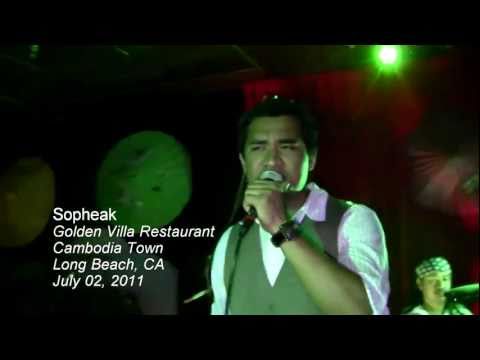 Guest singer Sopheak from Stockton, CA is singing a classic Sin Sisamuot song "Pheub Somnang"