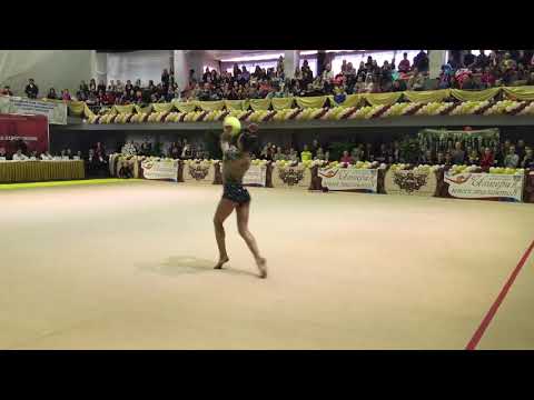 Ярош Яна мяч