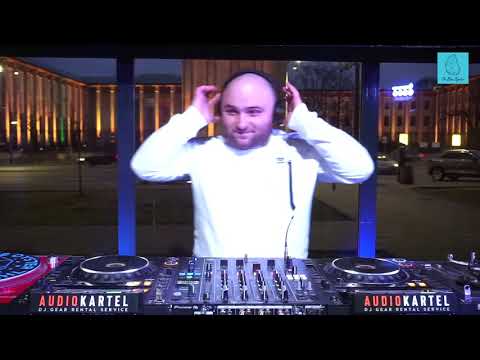 The Blue Oyster: H.S / 16.03 / 18 - 19