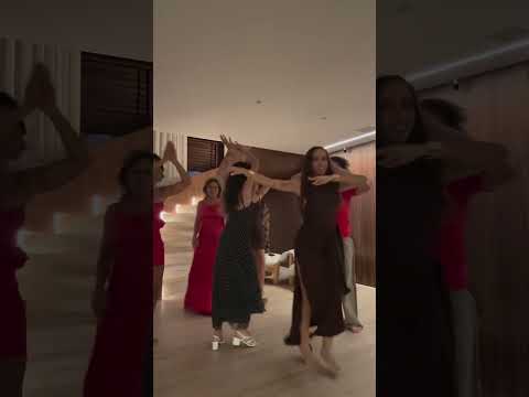 Anitta mostrou que está a todo vapor neste Natal ao celebrar a data ao lado da família. #anitta