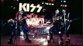 KISS ALIVE Promo Clip - C&#39;mon And Love Me and Rock And Roll All Nite - 1975