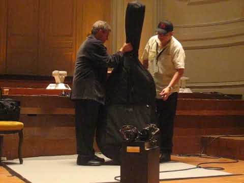 Charlie Haden packing his double bass - 2 (Salle Gaveau - Paris - October 18th 2008)