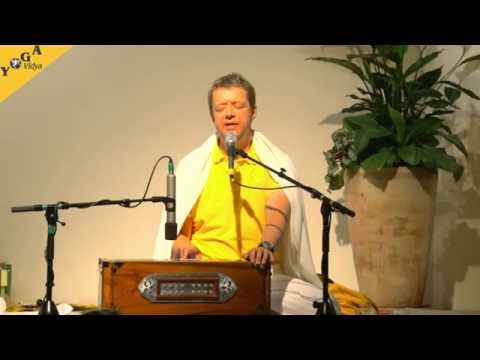 Meditation an Navaratri zu Ehren von Saraswati, der heiligen Mutter