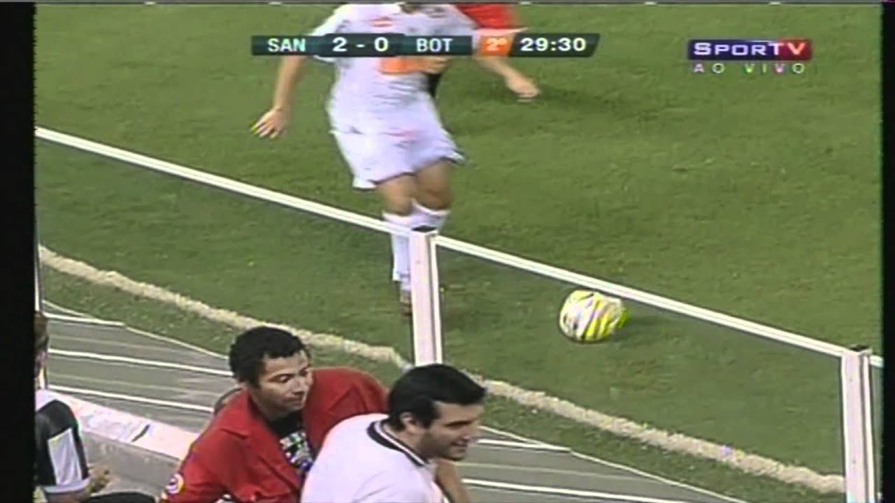 Caneta de Calcanhar do Paulo Henrique Ganso contra o Botafogo(SP) 12/03/2011