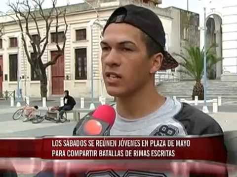 La movida de las Batallas de rimas escritas, free style y rap en la plaza 1º de Mayo