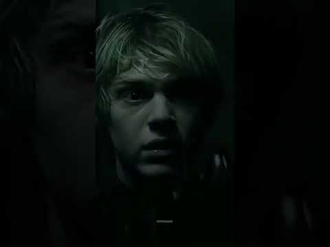 he is soo fine 😍#evanpeters