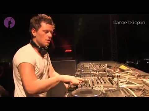 Hatiras & Nom De Strip - The Nothing [played by Fedde Le Grand]