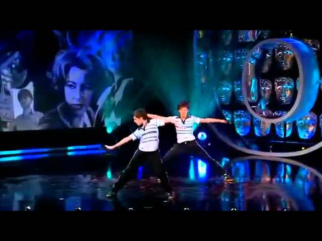 Vídeo relacionado con Billy Elliot: The Musical (Easy Piano Edition) - Partituras
