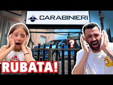 QUALCUNO HA RUBATO LA MACCHINA DI  PAPAANTONIO E INSIEME A FIGLIACHIARA VANNO DAI CARABINIERI!