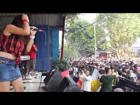 KALUA - Ngayal Lagi Live Taman Topi Bogor