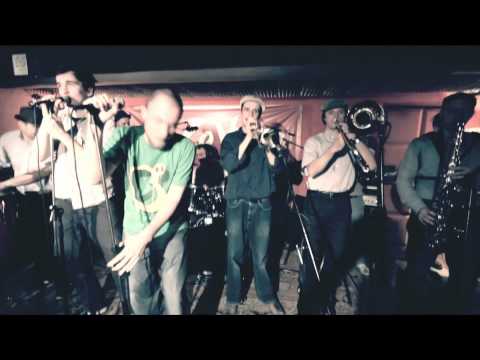 Duże Pe & The Bartenders - Przeżyć W Tej Dżungli