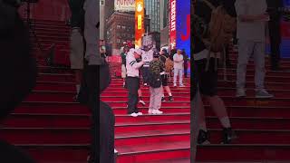 Jim Jones and Jadakiss #jimjones #jimjonescapo #jadakiss #rapmusic #rapper #timessquarenyc #rappers