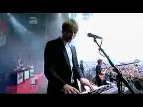 Franz Ferdinand performing This Boy