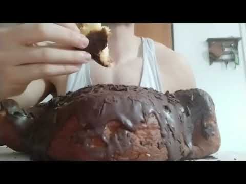 Mangio una Colomba al cioccolato intera 750g 3000+ kcal (senza tagli)