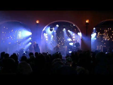 Dennis Lyxzén och Mikkey Dee framför Metallicas ”Whiplash” - Polar music prize 2018 (TV4)