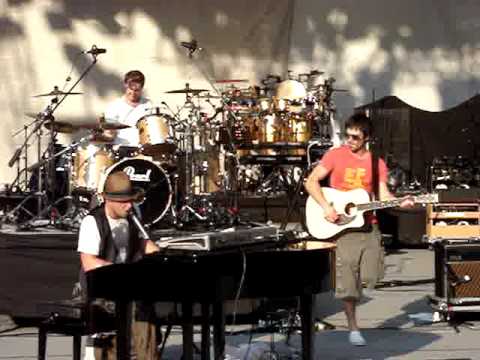 One Republic - Someone to Save You (Live) Singfest 2008 Singapore